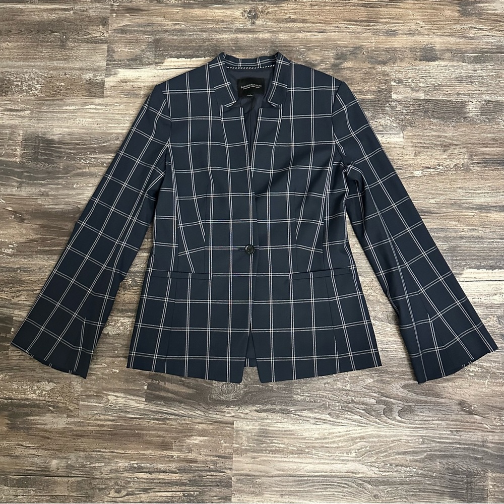 NWOT Banana Republic Women’s Navy Blue White Plaid Flare Sleeve Blazer Size 2